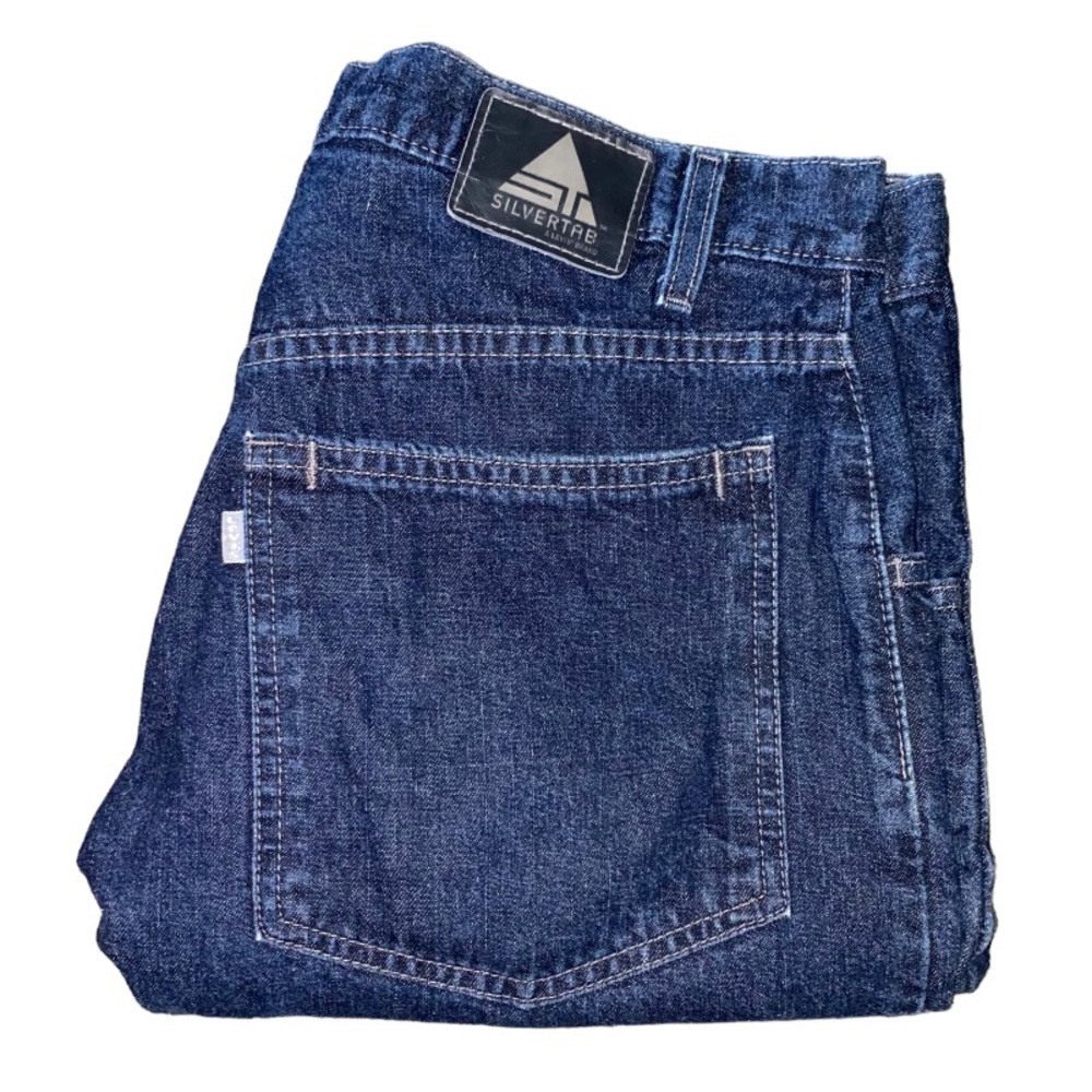 Vintage Levi’s Silvertab Denim Shorts 34 Loose Fit (H)